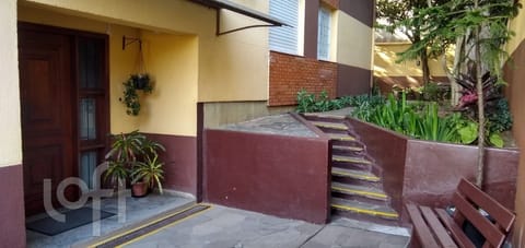 Image 23 - 250084